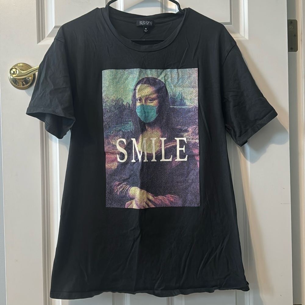 La la land creative co - Mona Lisa SMILE with mask t-shirt